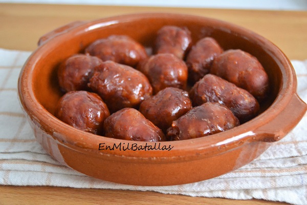 Choricillos picantes a la sidra -Menú informal para una cena de picoteo de verano En Mil Batallas