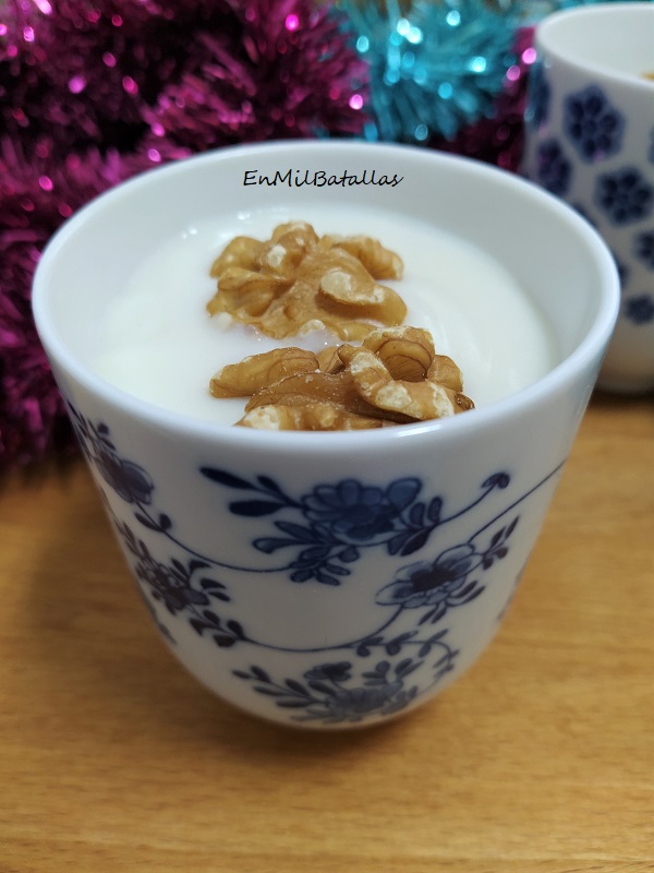 Crema de coco navideña con nueces - En Mil Batallas