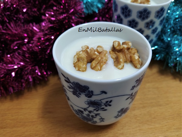 Crema de coco navideña con nueces - En Mil Batallas