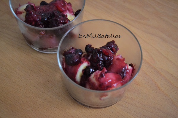 Postre de frutas rojas en vaso - En Mil Batallas