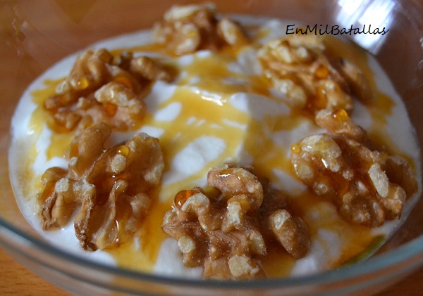 Yogur con nueces y miel - En Mil Batallas